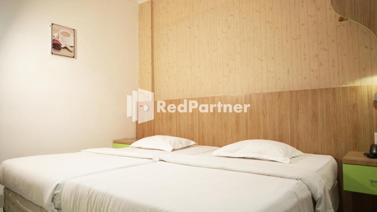 מדאן Wisma Sederhana Mitra Reddoorz מראה חיצוני תמונה