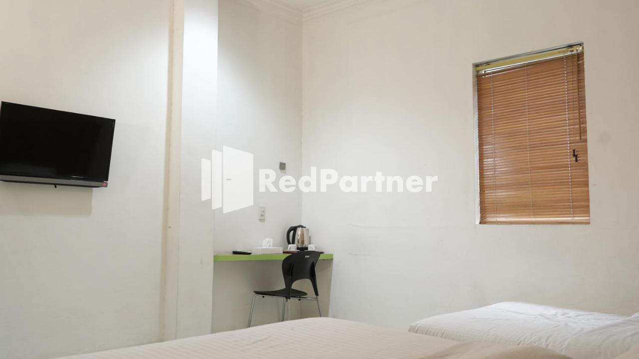 מדאן Wisma Sederhana Mitra Reddoorz מראה חיצוני תמונה