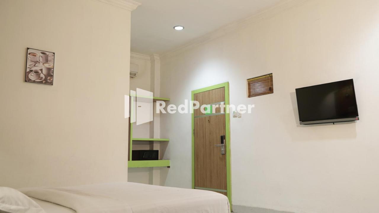 מדאן Wisma Sederhana Mitra Reddoorz מראה חיצוני תמונה