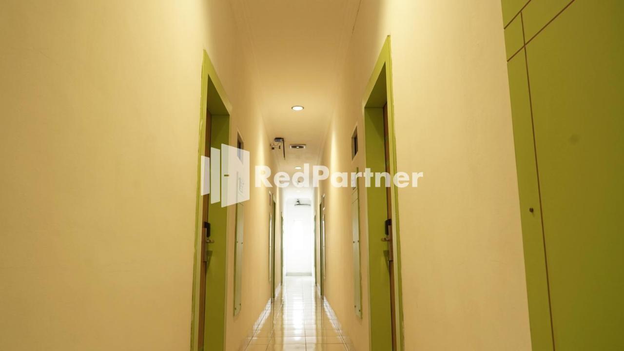 מדאן Wisma Sederhana Mitra Reddoorz מראה חיצוני תמונה