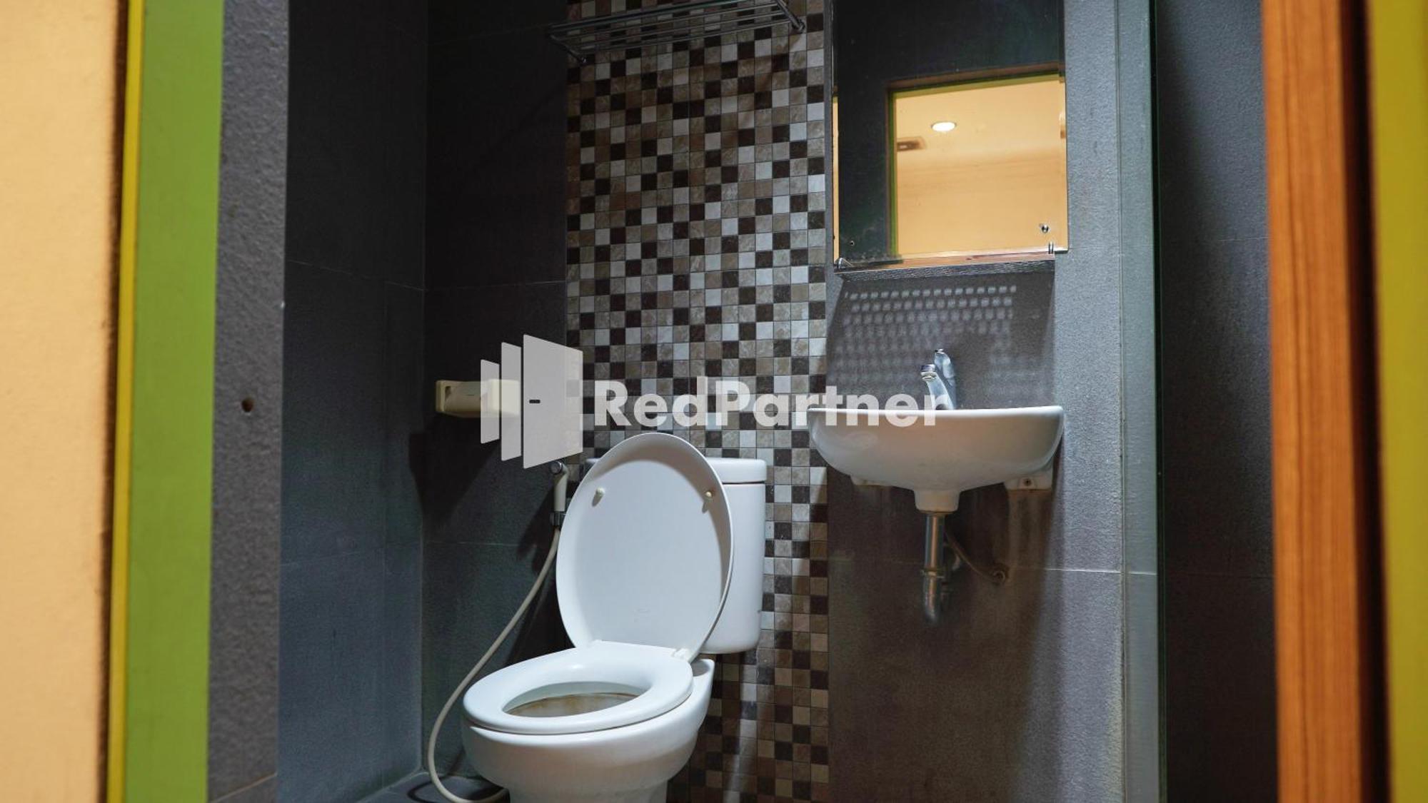 מדאן Wisma Sederhana Mitra Reddoorz חדר תמונה