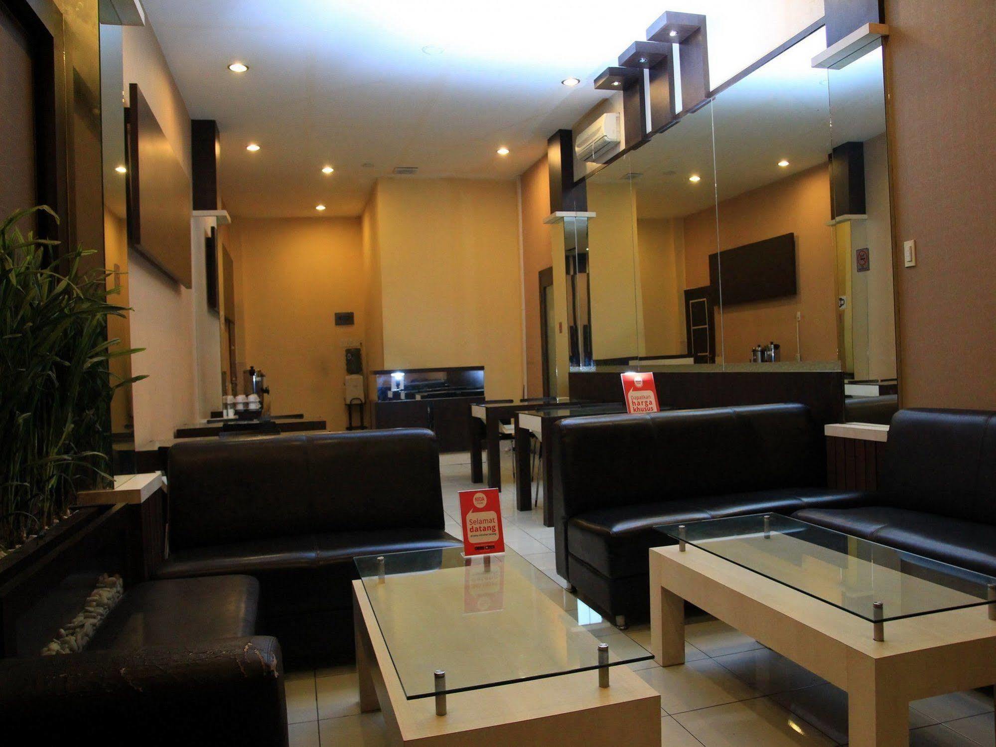 מדאן Wisma Sederhana Mitra Reddoorz מראה חיצוני תמונה